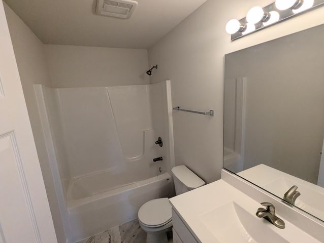 10223 W 127th Avenue, Cedar Lake, IN 46303