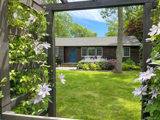 6 Long Lane, Hampton Bays, NY 11946
