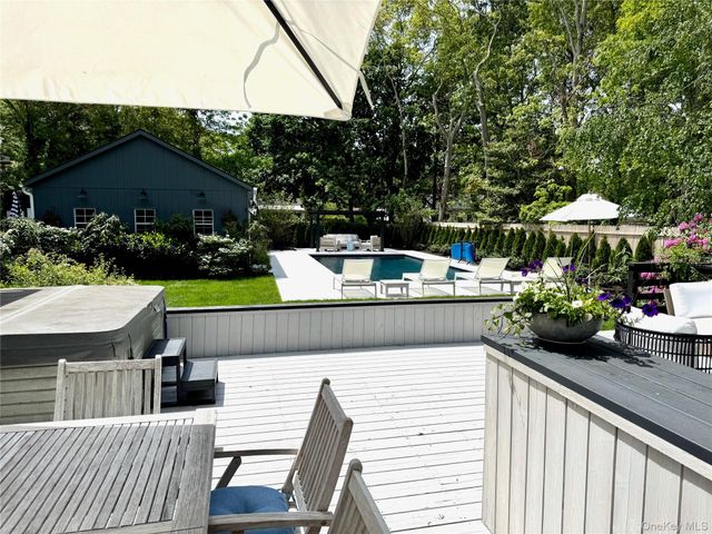 6 Long Lane, Hampton Bays, NY 11946