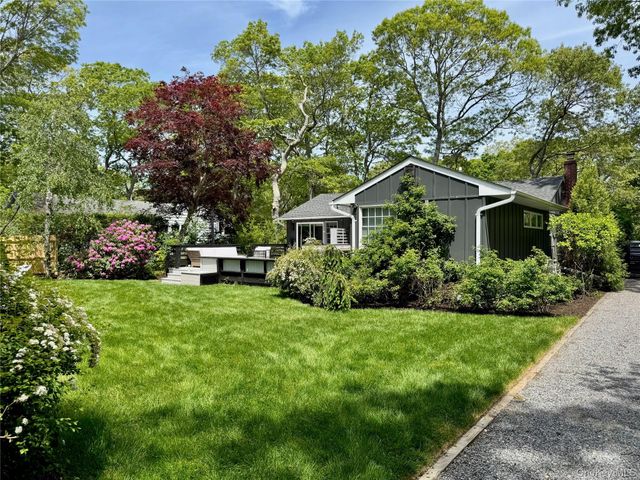 6 Long Lane, Hampton Bays, NY 11946