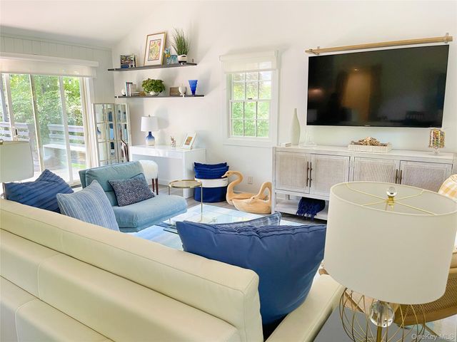 6 Long Lane, Hampton Bays, NY 11946