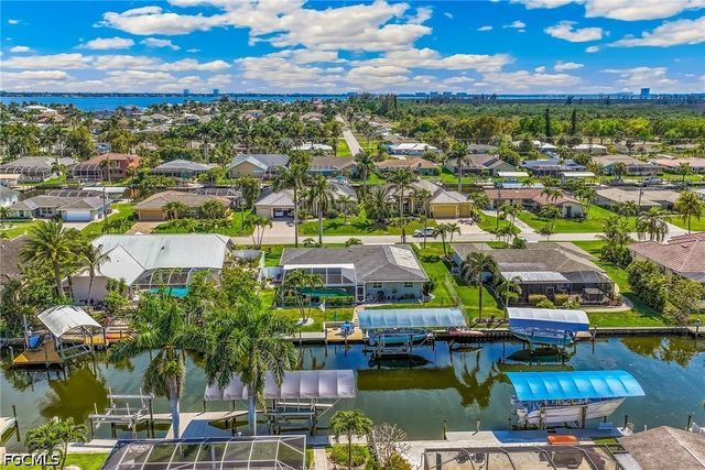 141 SW 54th TER, Cape Coral, FL 33914