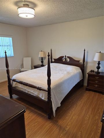 7797 Golf Cir Drive 206, Margate, FL 33063