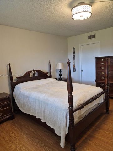 7797 Golf Cir Drive 206, Margate, FL 33063