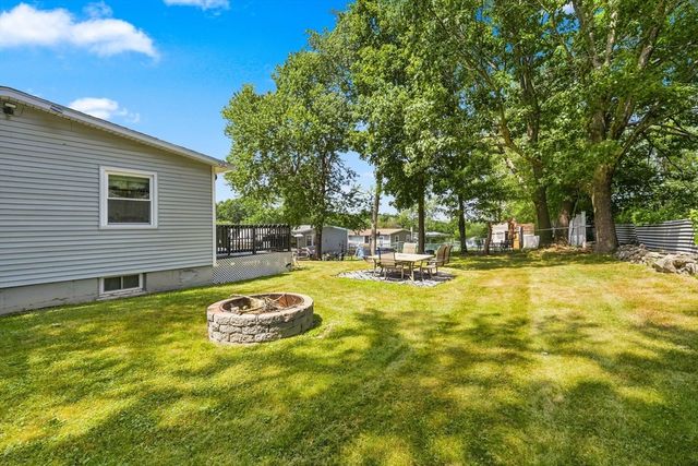 14 Valley View Way, Shirley, MA 01464