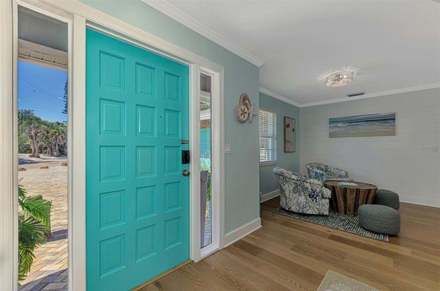 307 AVENIDA DE PARADISIO, Sarasota, FL 34242