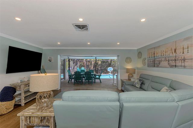 307 AVENIDA DE PARADISIO, Sarasota, FL 34242