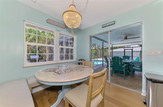 307 AVENIDA DE PARADISIO, Sarasota, FL 34242