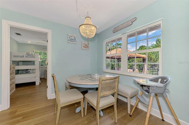307 AVENIDA DE PARADISIO, Sarasota, FL 34242