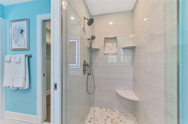 307 AVENIDA DE PARADISIO, Sarasota, FL 34242