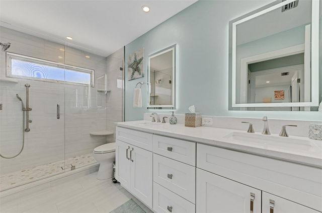 307 AVENIDA DE PARADISIO, Sarasota, FL 34242