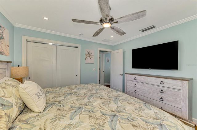 307 AVENIDA DE PARADISIO, Sarasota, FL 34242