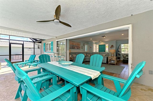307 AVENIDA DE PARADISIO, Sarasota, FL 34242