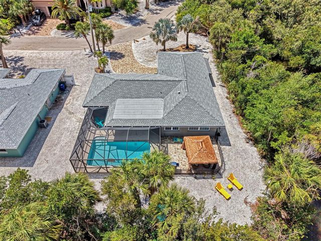 307 AVENIDA DE PARADISIO, Sarasota, FL 34242