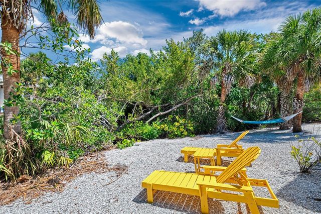 307 AVENIDA DE PARADISIO, Sarasota, FL 34242