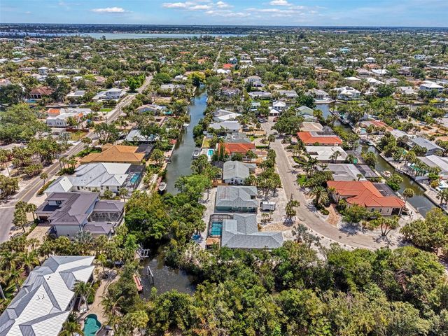 307 AVENIDA DE PARADISIO, Sarasota, FL 34242