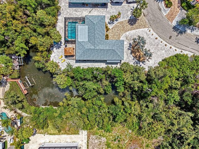 307 AVENIDA DE PARADISIO, Sarasota, FL 34242