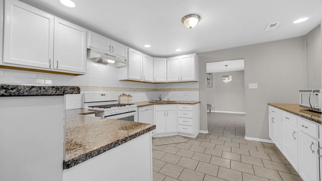 55 Spectacle Drive, Valparaiso, IN 46383