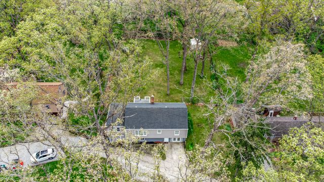 55 Spectacle Drive, Valparaiso, IN 46383