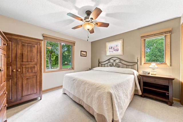 8033 Dakota Lane, Chanhassen, MN 55317