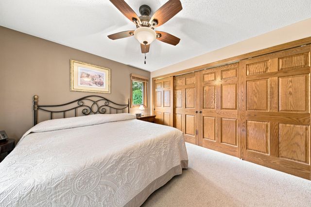8033 Dakota Lane, Chanhassen, MN 55317