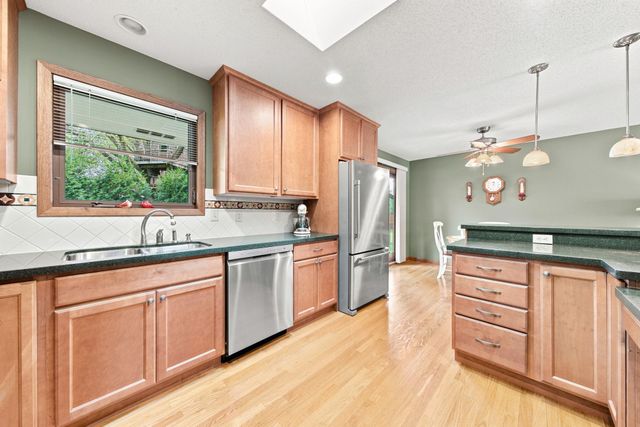 8033 Dakota Lane, Chanhassen, MN 55317