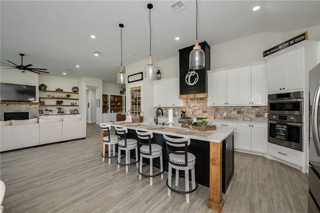 5401 Legend Oaks Court, College Station, TX 77845