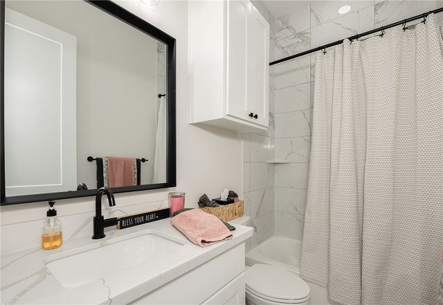 5401 Legend Oaks Court, College Station, TX 77845