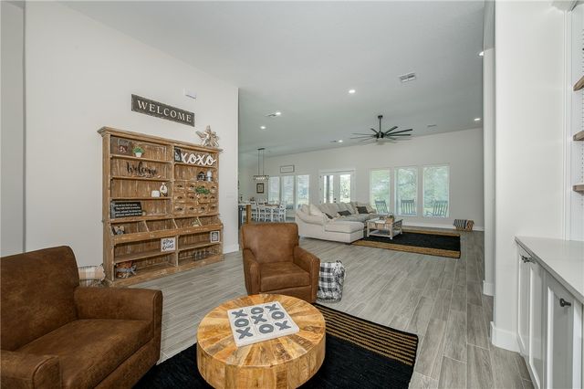 5401 Legend Oaks Court, College Station, TX 77845