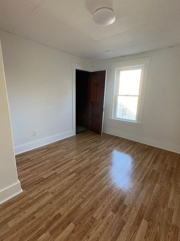 11 Alpine St 3, Worcester, MA 01610