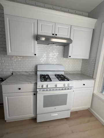 11 Alpine St 3, Worcester, MA 01610