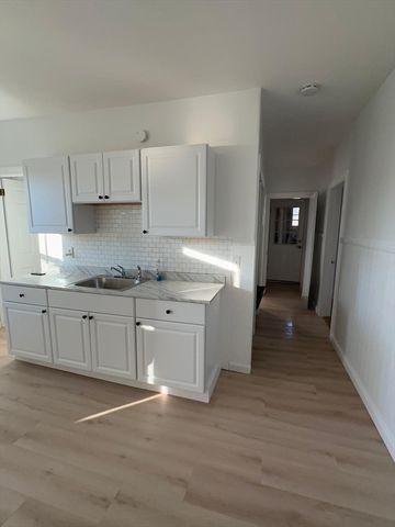 11 Alpine St 3, Worcester, MA 01610