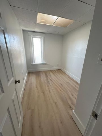 11 Alpine St 3, Worcester, MA 01610