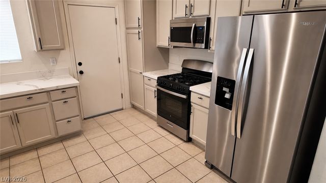 1832 Mountain Ranch Avenue, Henderson, NV 89012