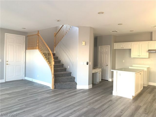 8010 Retriever Avenue, Las Vegas, NV 89147