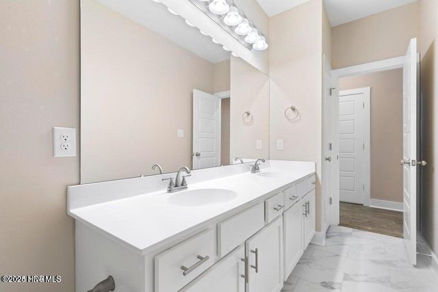 308 E Theriault Court, Jacksonville, NC 28540