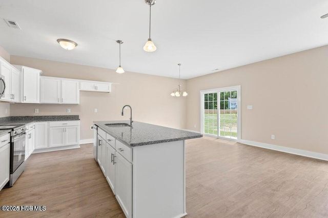 308 E Theriault Court, Jacksonville, NC 28540