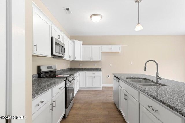 308 E Theriault Court, Jacksonville, NC 28540