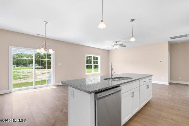 308 E Theriault Court, Jacksonville, NC 28540
