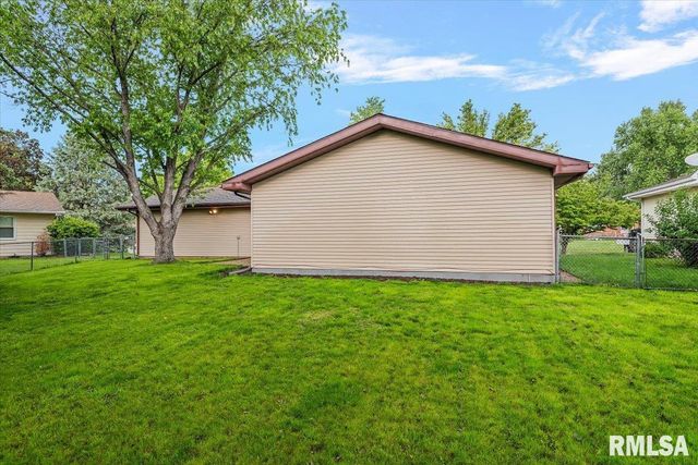 2000 Stockton Drive, Springfield, IL 62703