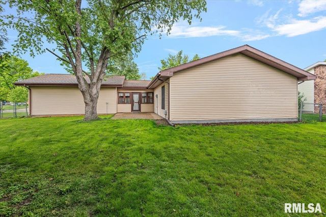 2000 Stockton Drive, Springfield, IL 62703