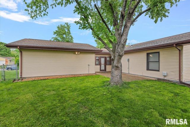 2000 Stockton Drive, Springfield, IL 62703