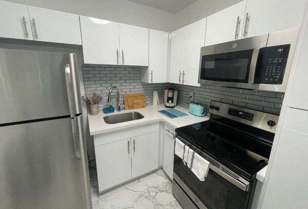 201 S OCEAN Boulevard 6, Boca Raton, FL 33432