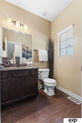 8501 King Street, Omaha, NE 68122