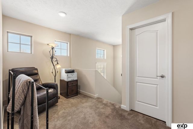 8501 King Street, Omaha, NE 68122