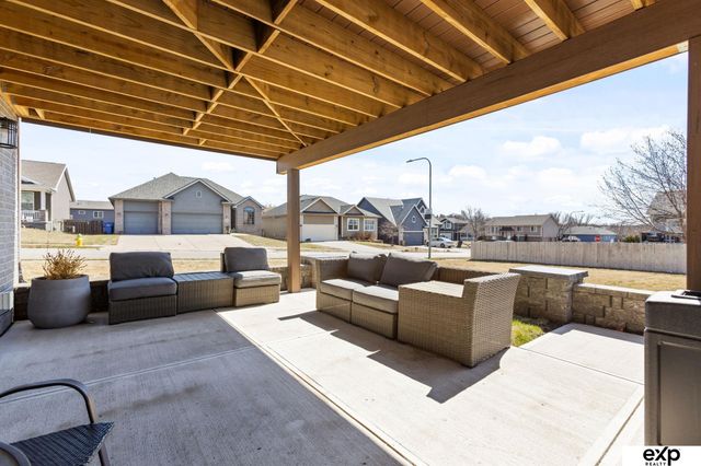 8501 King Street, Omaha, NE 68122