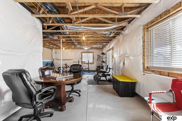 8501 King Street, Omaha, NE 68122