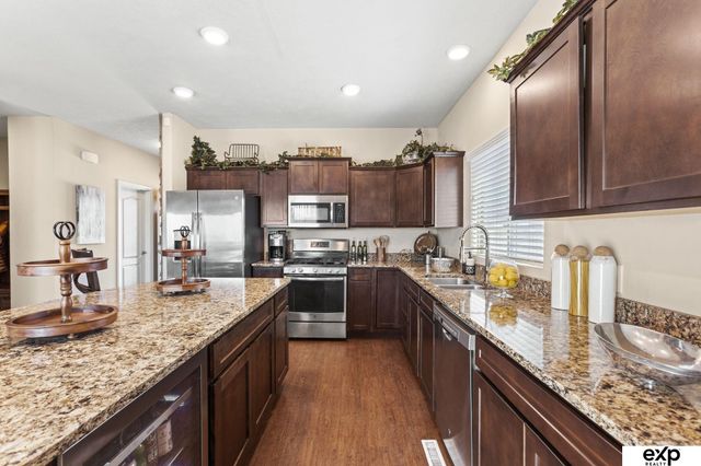 8501 King Street, Omaha, NE 68122