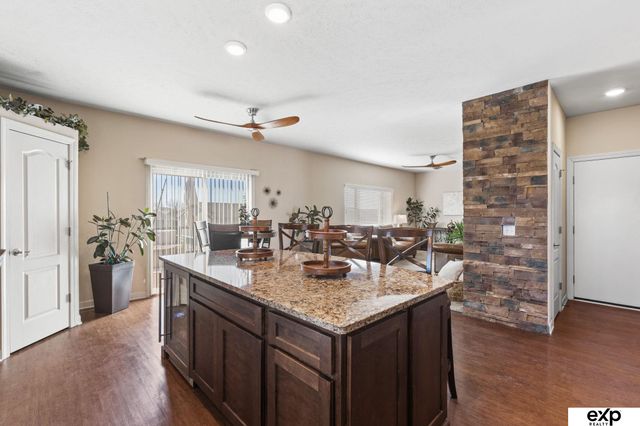 8501 King Street, Omaha, NE 68122