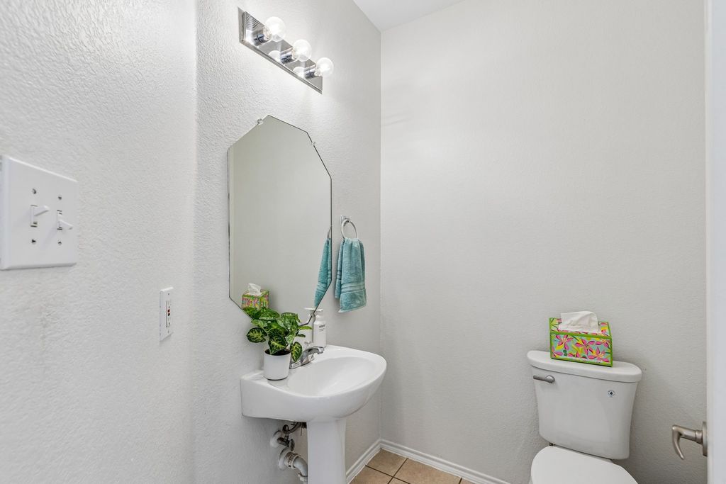 9113 Nathaniel Drive, Providence Village, TX 76227 — photo 5